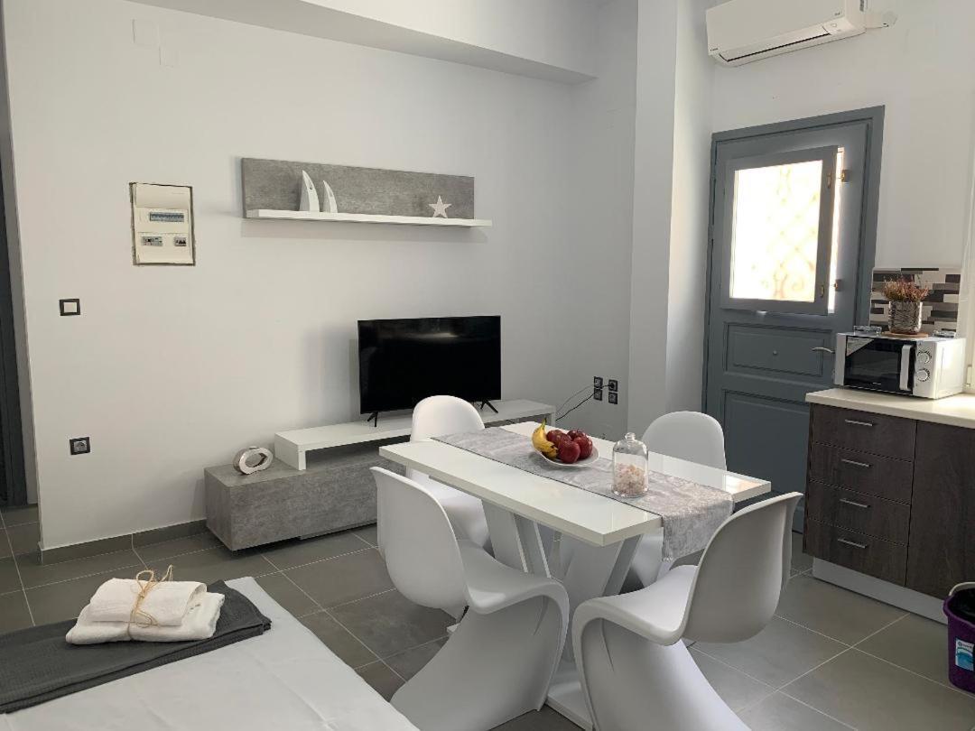 Thania'S House ,4 Minutes From The Center Of Hermoulis Ermoupoli Exterior photo